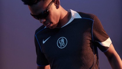 记者：切尔西将身穿黑色复古球衣出战西汉姆联